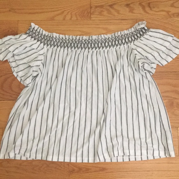 NWOT Striped off-the-shoulder blouse - Picture 1 of 2
